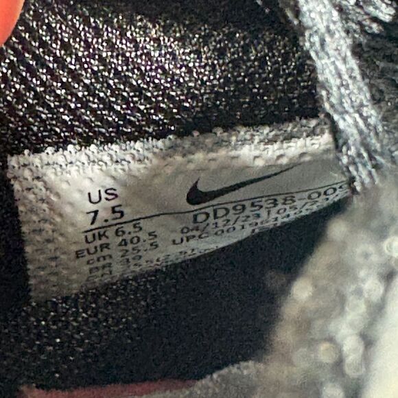 Size 7.5 - Men’s Nike KD Trey X Wolf grey volt crimson shoes - Picture 8 of 8